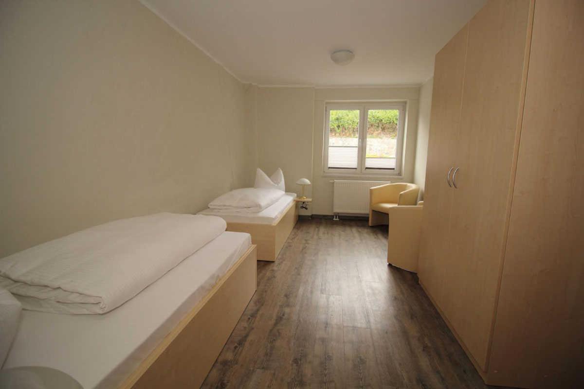 Kutterfisch Kajueten Direkt Im Stadthafen Apartamento Sassnitz Exterior foto
