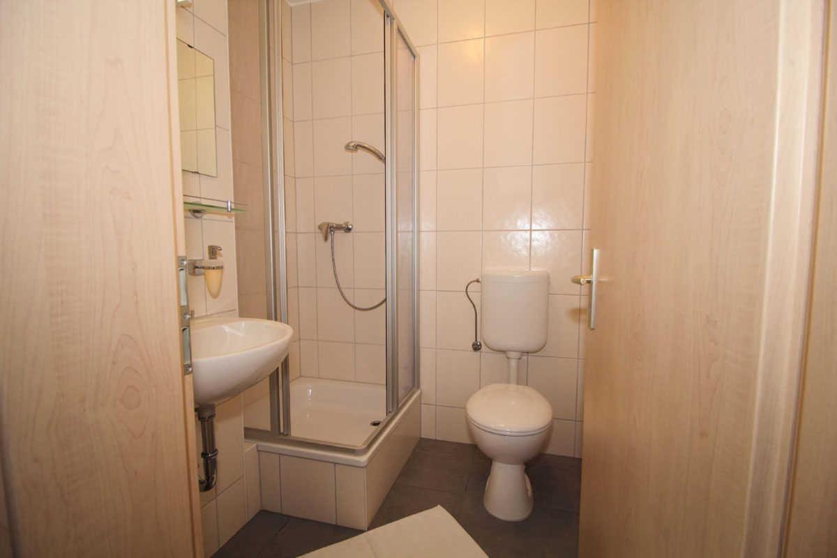 Kutterfisch Kajueten Direkt Im Stadthafen Apartamento Sassnitz Exterior foto