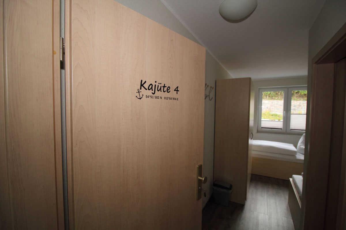 Kutterfisch Kajueten Direkt Im Stadthafen Apartamento Sassnitz Exterior foto