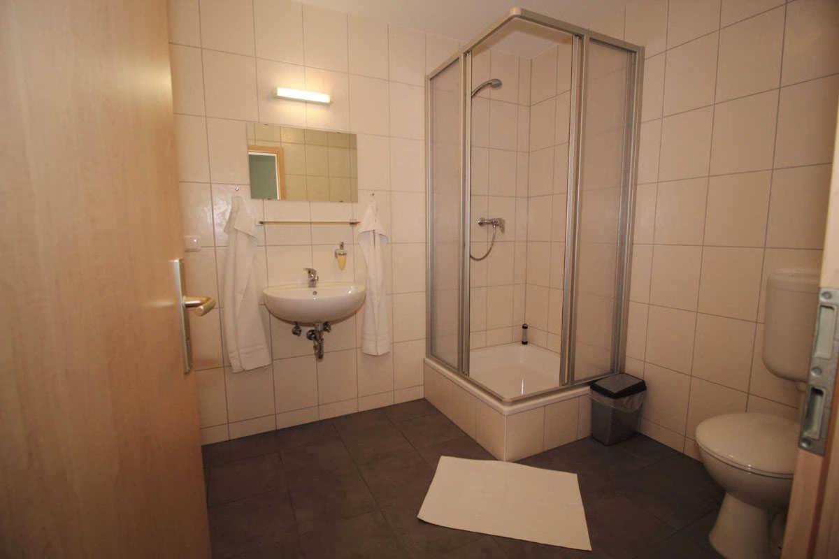 Kutterfisch Kajueten Direkt Im Stadthafen Apartamento Sassnitz Exterior foto